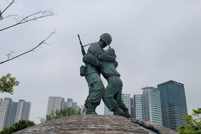 Korean War Memorial Private Guided Tour - A peace-focused explanation, not just a military tour