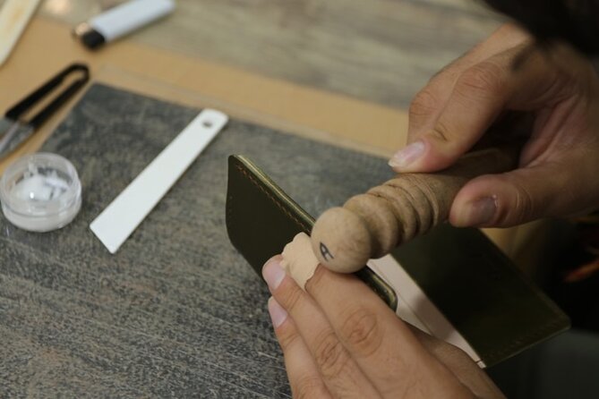 Leather Products Workshop in Seoul - Materials, metal fittings, and initials