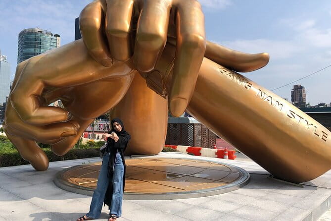Lee’s Private 4-hour Customized Seoul Tour - Temples and modern Seoul in the same afternoon