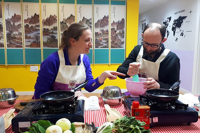 Local Home Korean Cooking Class & Market Adventure in Seoul - A Local Home Gives the Meal Its Character