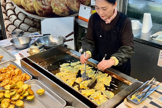 Mangwon Market Food tour By Locals; Cheap Eats to Fancy Feast - The fried chicken finish at Mangwon Hangang Park