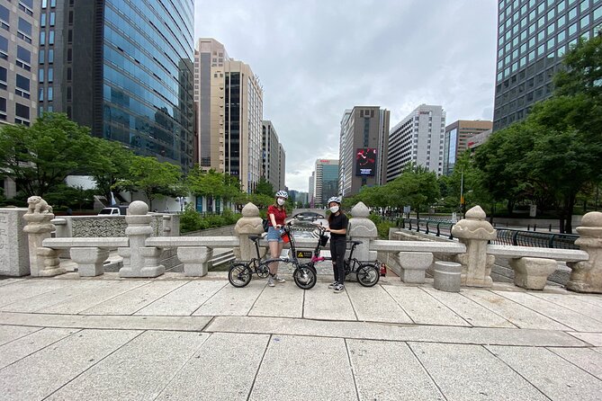 Market Food Tour & Evening E-bike Ride in Seoul - Ikseon-dong and the Old City’s New Energy