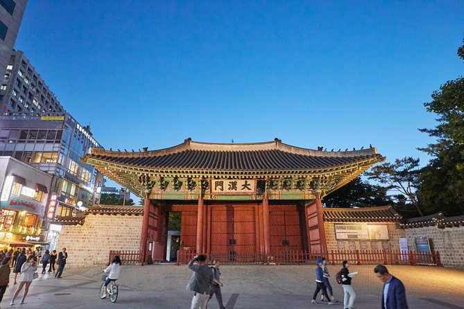 Moonlight Rainbow Fountain Show Night Tour in Seoul - Transport, meeting point, and the finish in Myeongdong