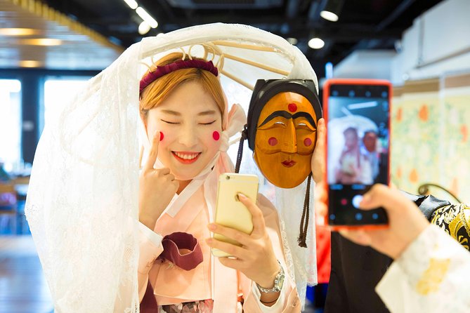 N Seoul Tower Hanbok Rental - What this N Seoul Tower hanbok experience really offers