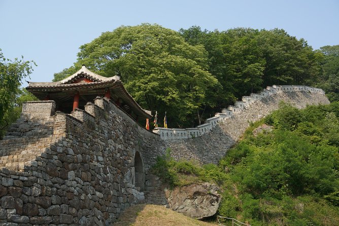 Namhansanseong UNESCO Historical Sites and Korean Folk Village-Private Tour - Walking the walls, gates, and mountain paths