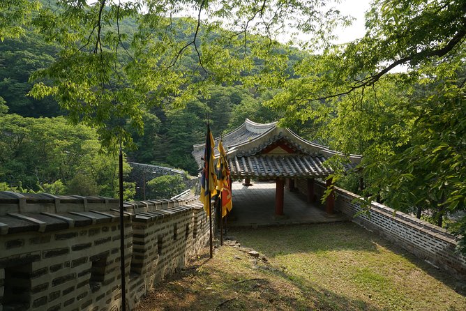 Namhansanseong UNESCO Historical Sites and Korean Folk Village-Private Tour - Performances add energy to the afternoon