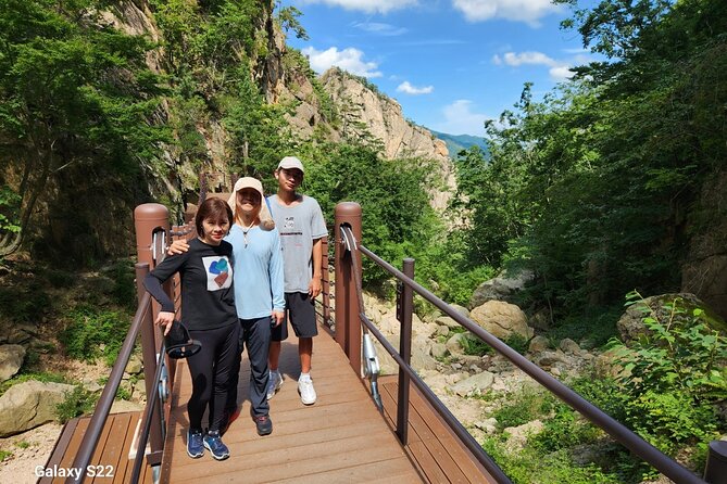 One-Day Tour for stunning Mt.Seoraksan from Seoul - Seoraksan National Park: your first hour among the mountains