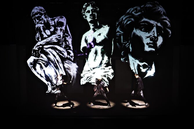 Painters Show in Gwanghwamun Theater (nearby Seodaemun station) - The audience interaction can shape your evening