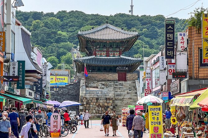 Private Day Trip to Korean Folk Village and Hwaseong Fortress - Lunch is flexible, but not included