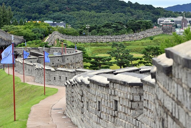 Private Korean Folk Village, Suwon Starfield Libarary&Hwaseong - Hwaseong Fortress: Suwon’s grand Joseon-era opening