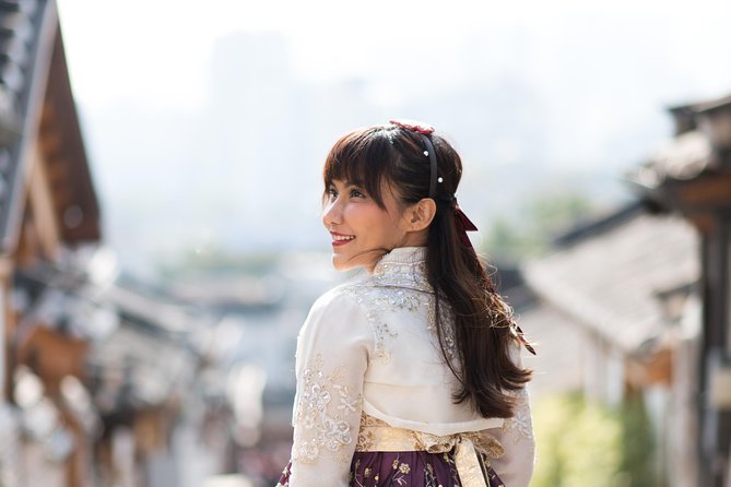 Private Palace Photo Shoot in Seoul with a Photographer - Is $40 a good value?