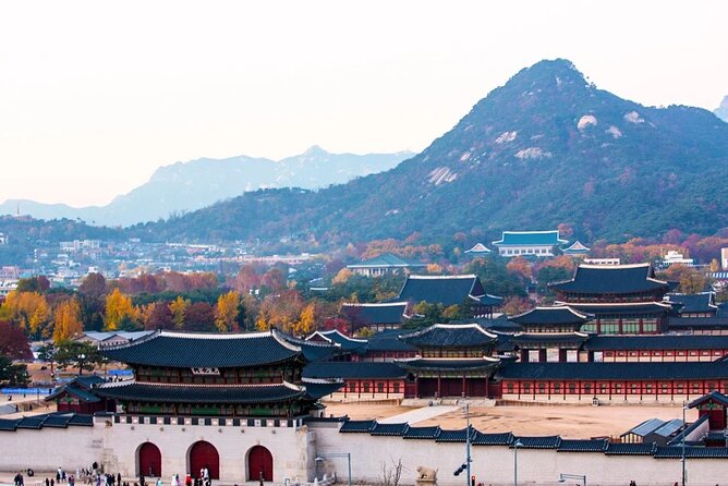 Private Seoul City Tour Palace, village, temple, market - Ikseon-dong shows Seoul’s old-new mix