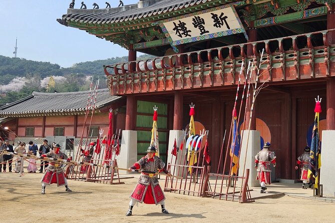 Private Tour around Suwon UNESCO Fortress and Korea Folks Village - Why this private Suwon day works