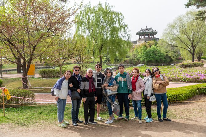 Private Tour around Suwon UNESCO Fortress and Korea Folks Village - Two hours at Korean Folk Village
