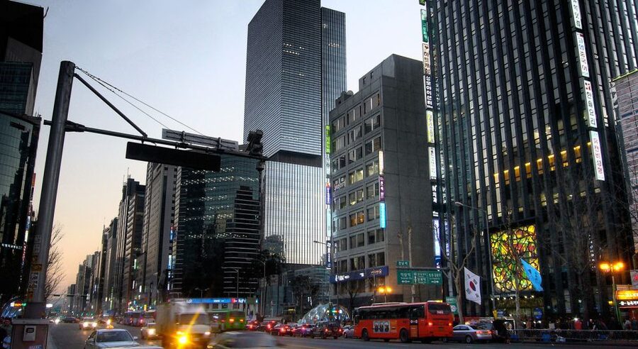 Seoul: 4-Hour Gangnam Walking Tour With Customized Itinerary - The Gangnam Style Statue and modern Seoul