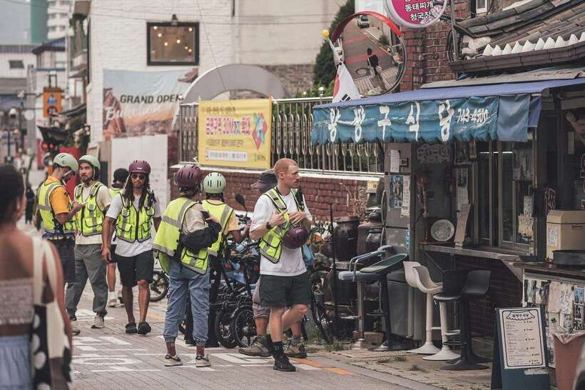 Seoul: Afternoon Ebike tour and "Happy Hour" food and drinks - The final 70 minutes: chicken, beer, and more
