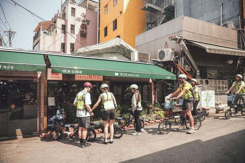 Seoul: Afternoon Ebike tour and "Happy Hour" food and drinks - Starting at Jongno 19