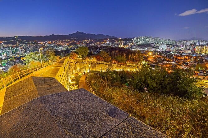Seoul City Night View and Foodie Walking Tour - Naksan Park and the old city wall