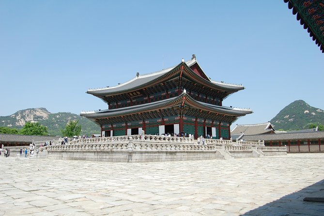 Seoul City Sightseeing Tour Including Gyeongbokgung Palace, N Seoul Tower, and Namsangol Hanok Village - Jogyesa Temple offers a quiet first stop