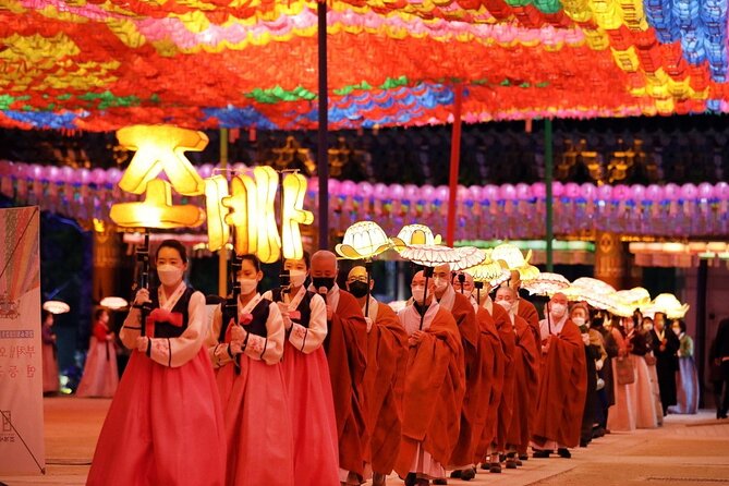 Seoul City Walking Private Tour (3hours) - Walking through Bukchon Hanok Village