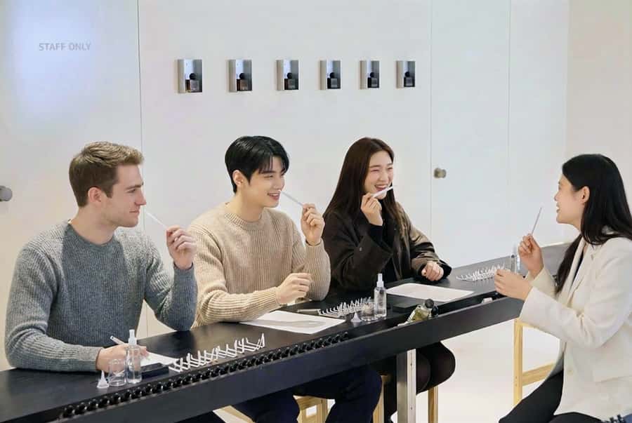Seoul: Create Your Own Natural Perfume with a Perfumer - Making a Seoul memory from scent