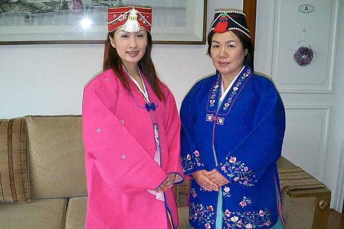 Seoul Cultural Tour - Kimchi Making, Gyeongbok palace with Hanbok - Playing Yut-Nori and connecting with Korean tradition