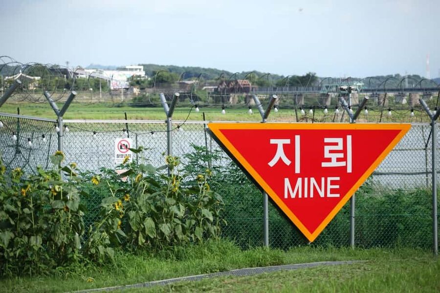 Seoul: DMZ Guided Tour with Suspension Bridge and Gondola - Walking the 1,635-meter Third Tunnel