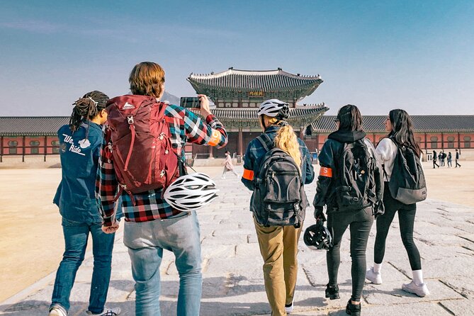 Seoul E-bike Tour - The Blue House and Bukchon Hanok Village