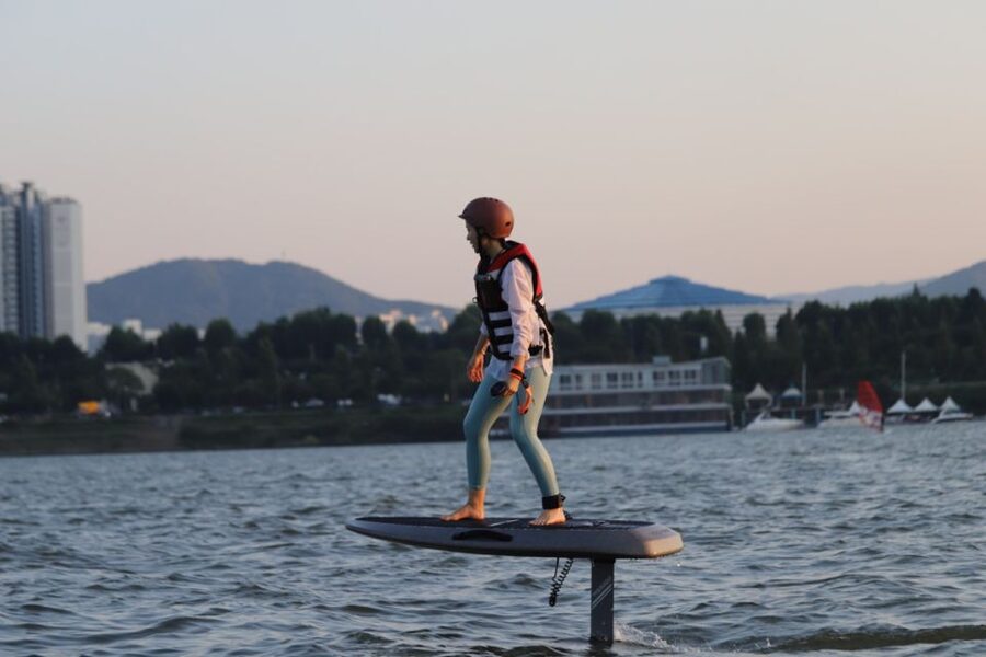 Seoul : Efoil Experience in Han River - Your First Minutes at Club No. 25
