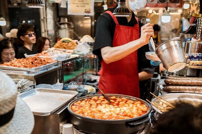 Seoul Food: Banchan, Bibimbap, and Beyond - Gyeongbokgung brings royal Seoul into the picture