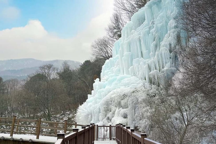 Seoul: Full-Day Winter Trip Ski Resort, Ice Valley, Namiseom - Nami Island after the snow