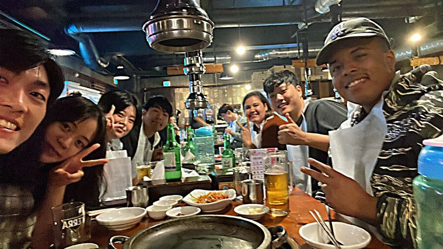 Seoul: Guided City Wall Sunset Hike with Korean Dinner - The café stop above the city