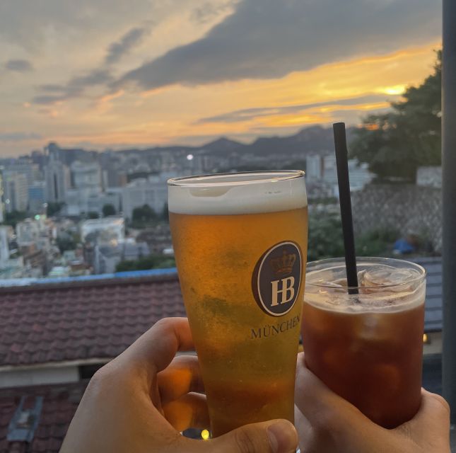 Seoul: Guided City Wall Sunset Hike with Korean Dinner - Guides make the difference