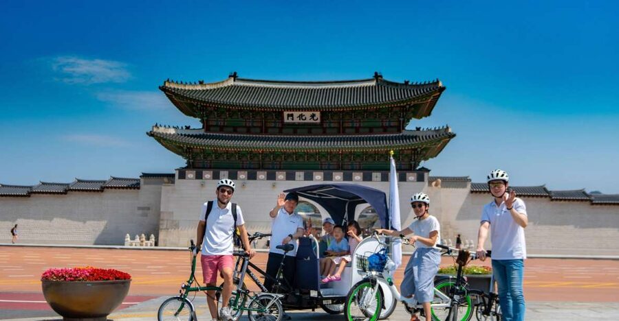 Seoul: Guided Small Group V.I.P Morning Pedicab Tour - Gwanghwamun and Gyeongbokgung in brief