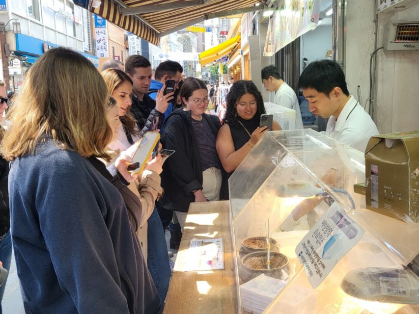Seoul: Gwangjang Market Netflix Food Tour - Ikseon-dong’s hanok lanes and old Seoul atmosphere