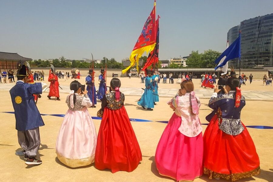 Seoul: Gyeongbok Palace and Bukchon Hanok Walking Tour - The National Folk Museum’s everyday Korea