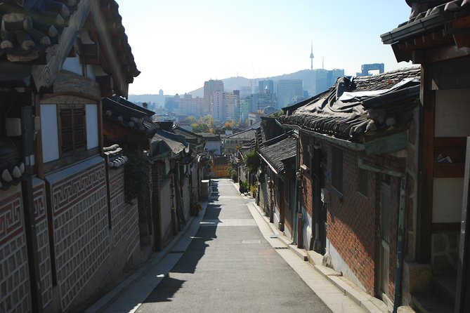 Seoul: Gyeongbok Palace, Bukchon Village, and Gwangjang Tour - Why this tour works for a first look at Seoul