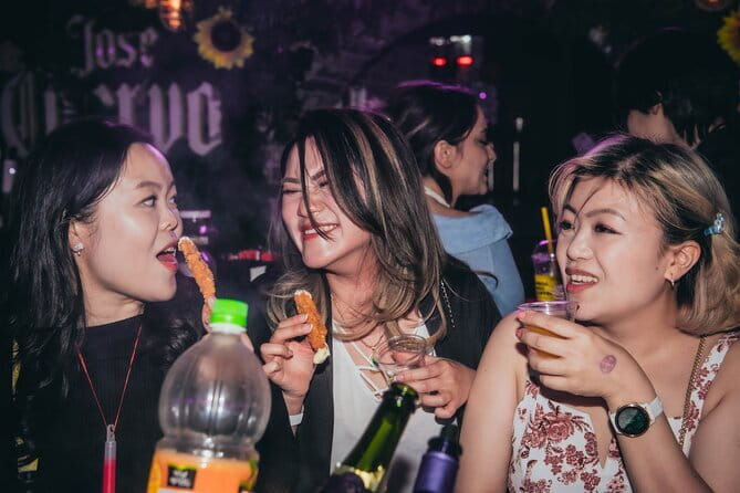 Seoul: Hongdae Premium Pubcrawl with Open Bottles - Starting at Lo-fi at 8:30 p.m.