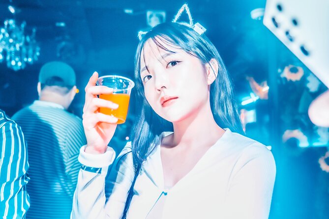 Seoul: Itaewon Premium Pub Crawl with VIP Bottle Service - Pose Lounge: the middle gear