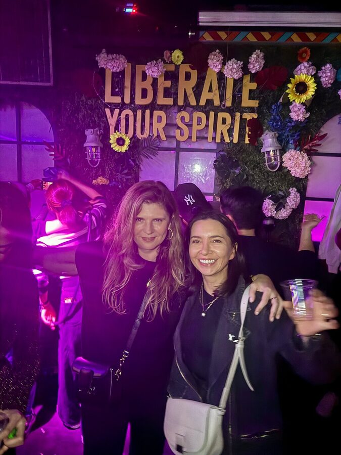 Seoul: Itaewon Premium Pub Crawl with VIP Bottle Service - The Man:Sion: a club-focused finish