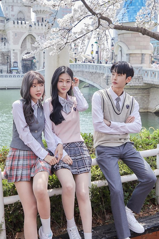 Seoul: Lotte World 1 Day Pass & Korean School Uniform Rental - Why this Lotte World package works