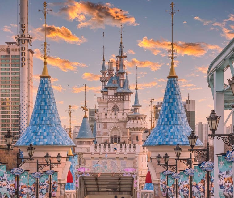 Seoul: Lotte World 1 Day Pass & Korean School Uniform Rental - Entering Lotte World with the QR ticket