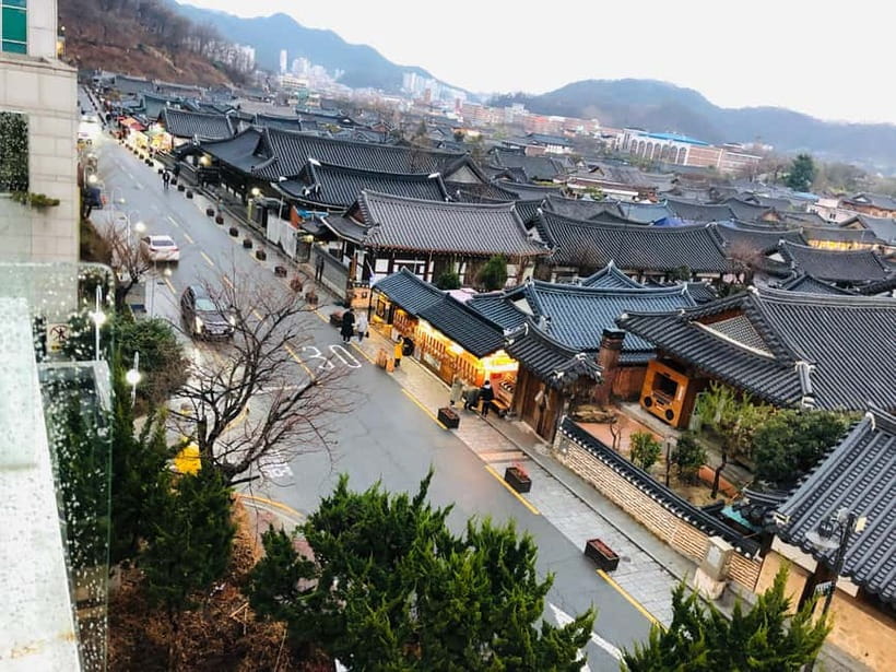 Seoul: Maisan Cherry Blossom and Jeonju Hanok Day Tour - Following the cherry blossom route at Maisan