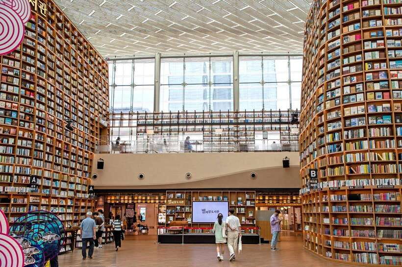Seoul: Max Out Must Visit City Highlights Panoramic Day Tour - COEX and Starfield Library offer a polished indoor break