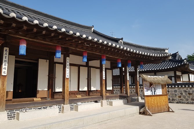 Seoul Morning Tour: Seoul Tower, Namsan Hanok Village, The War Memorial of Korea - Starting with hotel pickup at 9:00 am