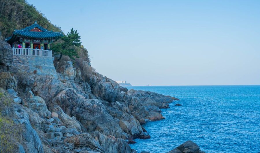 Seoul: Mt Seorak + Naksansa Temple or Nami Island Group Tour - Guides and the shape of the day
