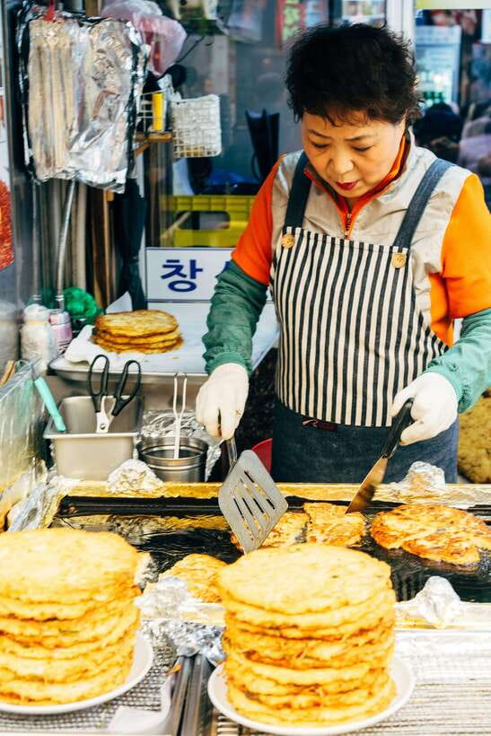 Seoul : Must-see & Hidden Gems Private Walking Tour - How the guide changes the experience