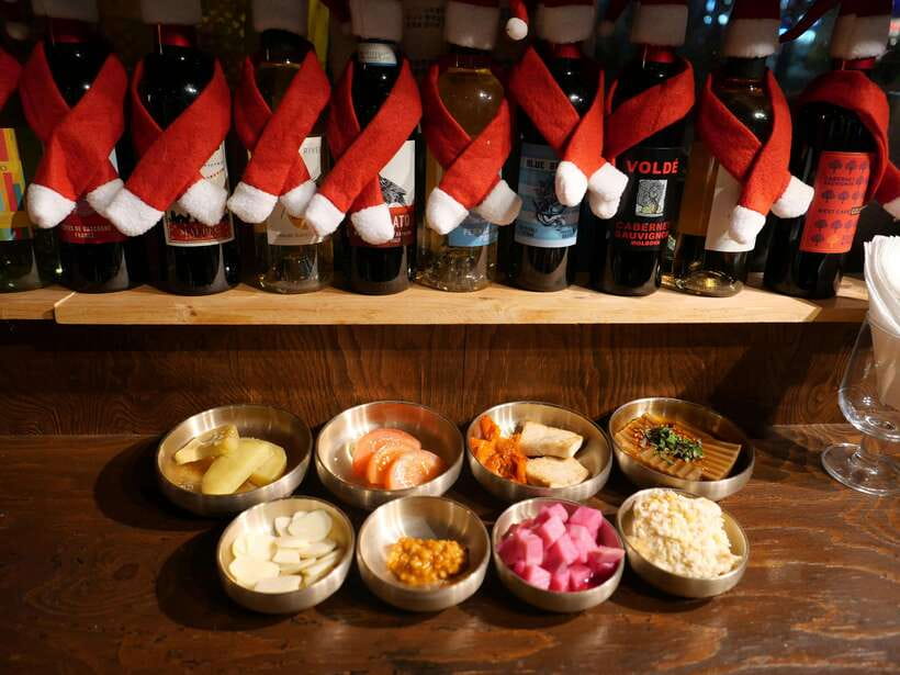 Seoul : Must-see & Hidden Gems Private Walking Tour - Starting at your Seoul hotel