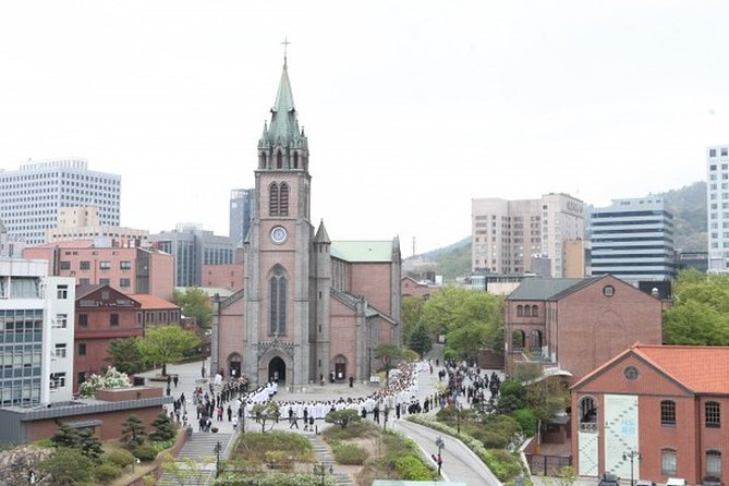 Seoul Myeongdong Catholic Church Historic Private Walking Tour - Jenny’s opening explanation of Korean Catholic history