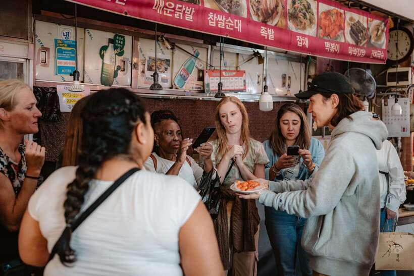 Seoul: Night Market Food Tour with Local Guide - Key points to know